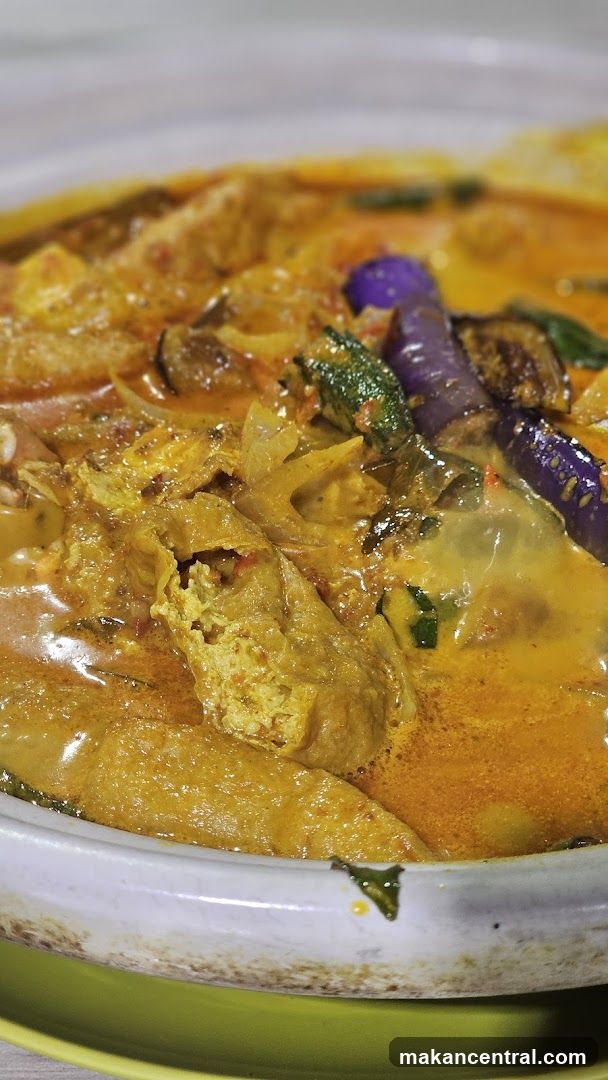 Curry with Eggplant and Tofu