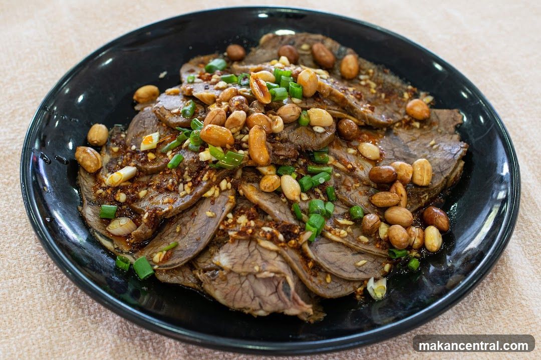 Slices of Beef with Peanuts and Scallions