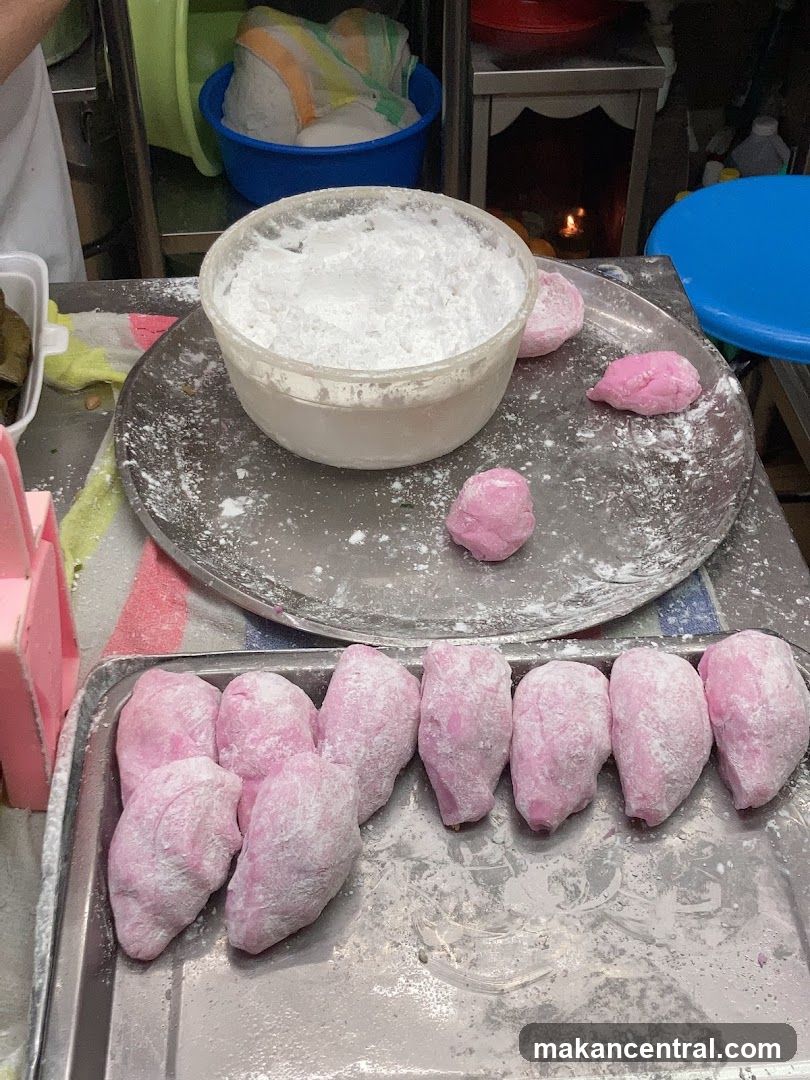 Pink mochi preparation