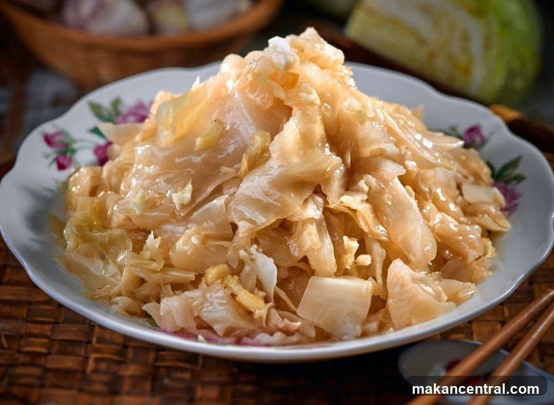 Braised Cabbage with Garlic