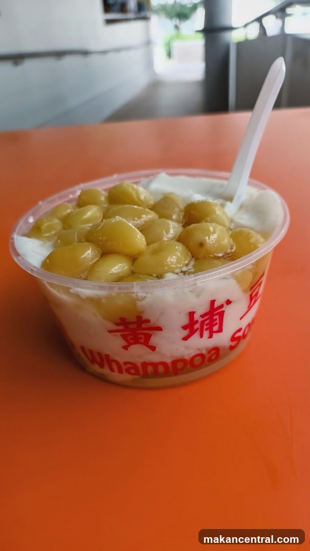 Soy pudding with ginkgo nuts