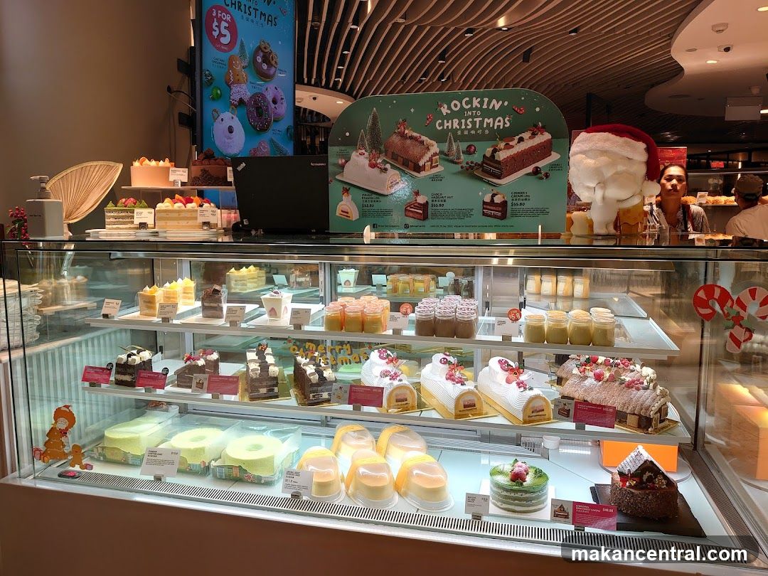 Christmas Cakes and Desserts Display