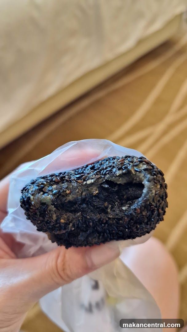 Black Sesame Pastry