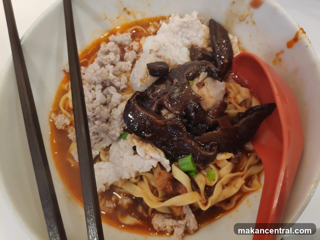 Noodles with Minced Pork and Mushrooms