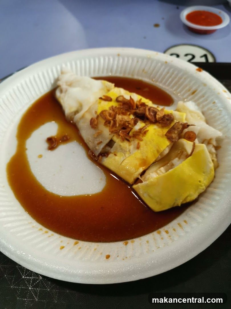 Chee Cheong Fun with Egg and Fried Shallots