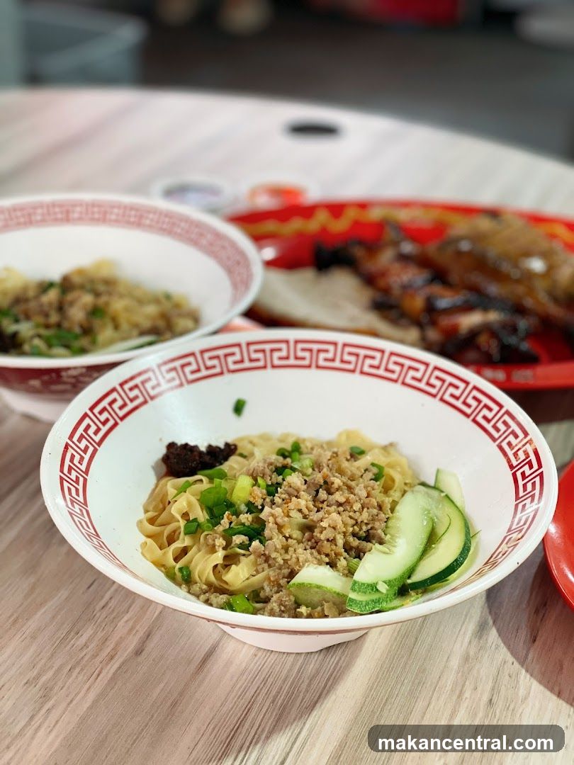 Noodles with Minced Meat and Cucumber