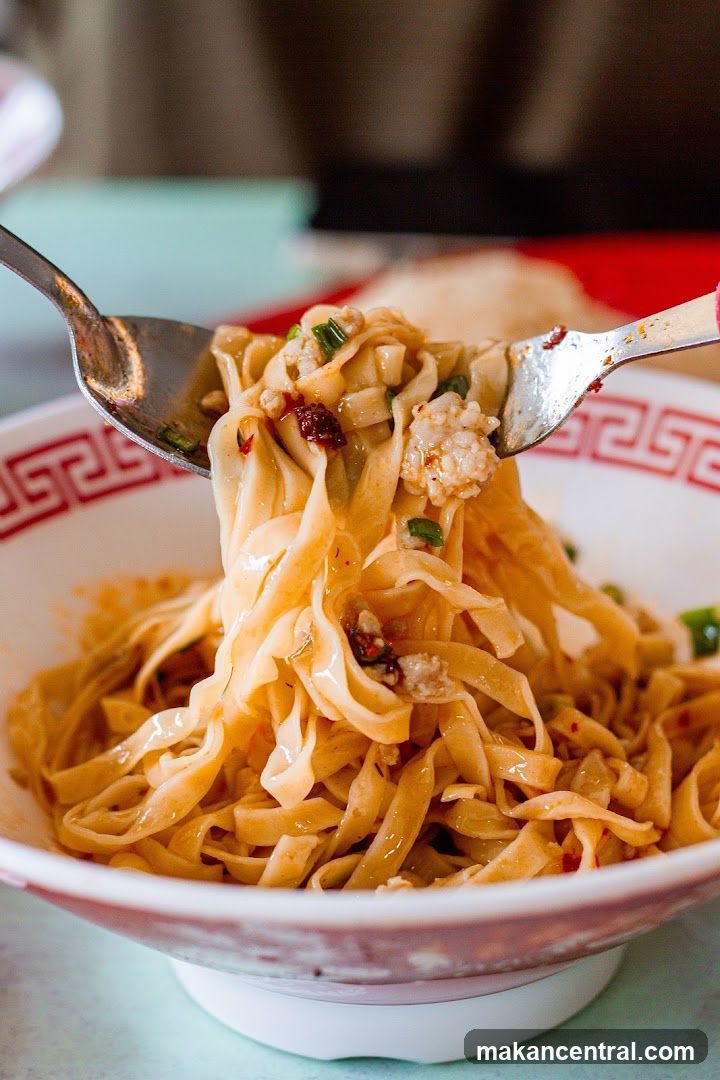 Noodles with Meat and Scallions