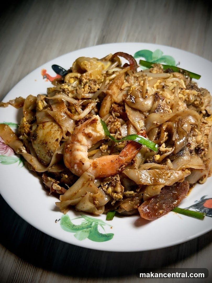 Stir-fried Noodles with Shrimp and Sausage
