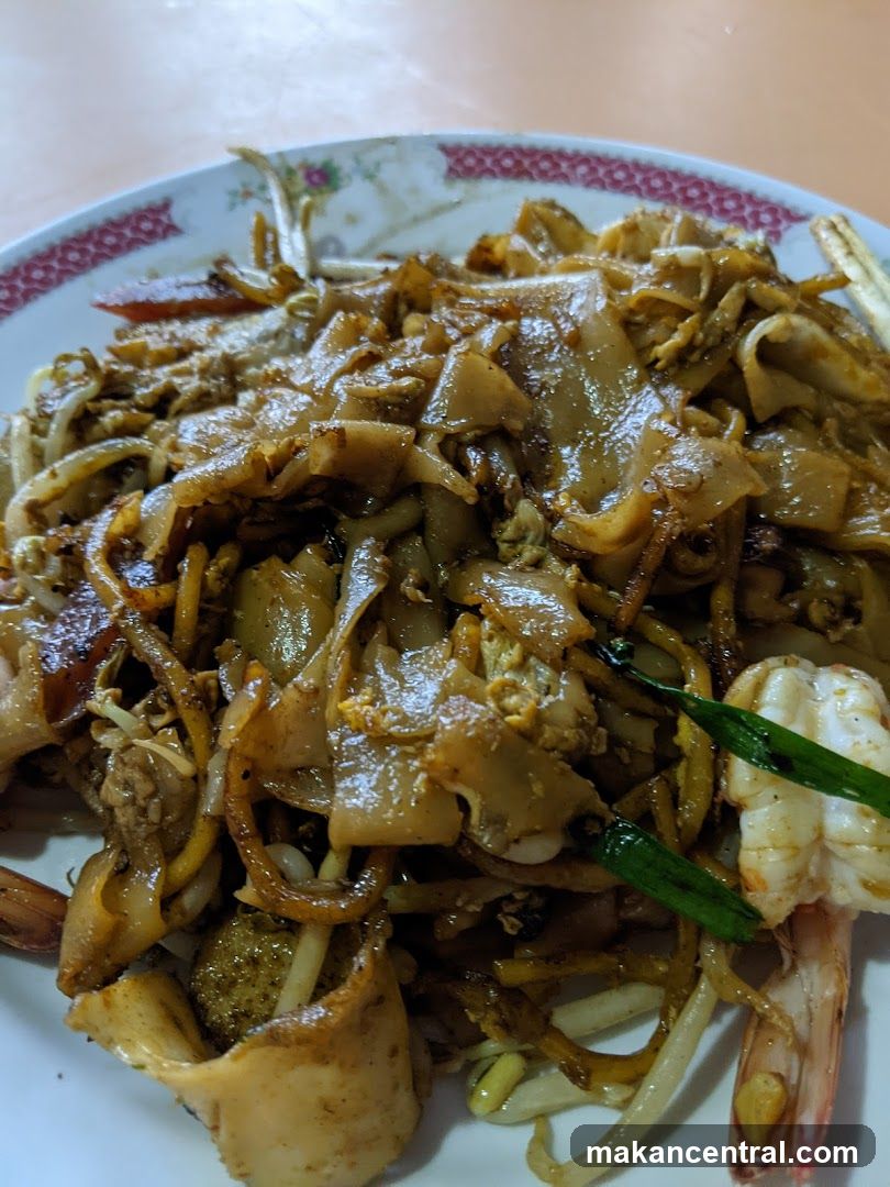 Stir-fried Noodles with Seafood