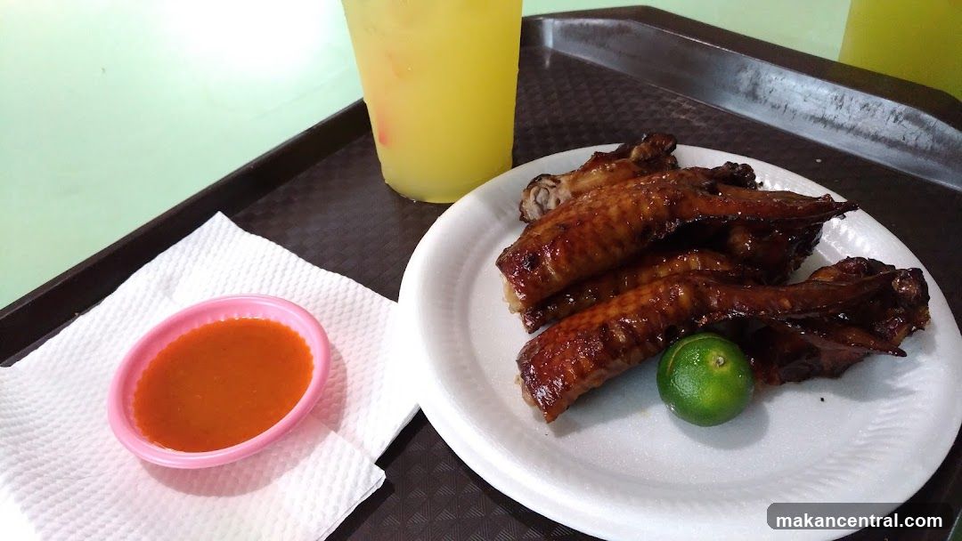 Chicken Wings with Dipping Sauce and Drink