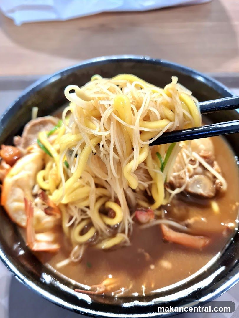 Noodles with Shrimp and Meat