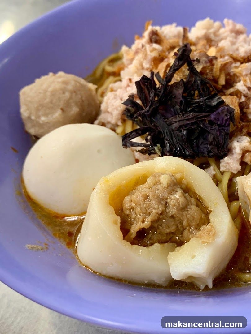Noodles with Meatballs and Toppings