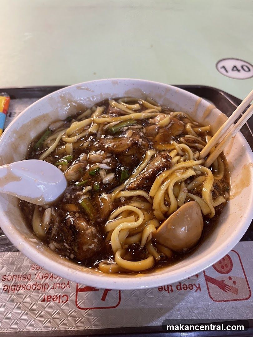 Noodles with Gravy and Egg