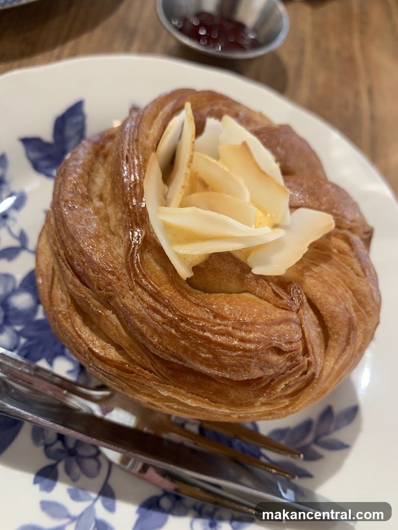 Almond pastry with jam