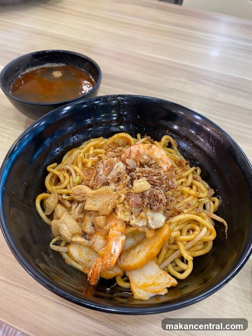 Noodles with Shrimp and Fish Cakes