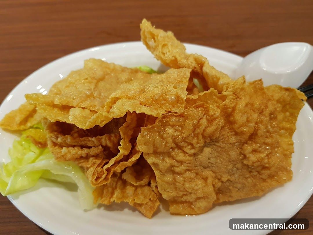 Fried Tofu Skin with Lettuce
