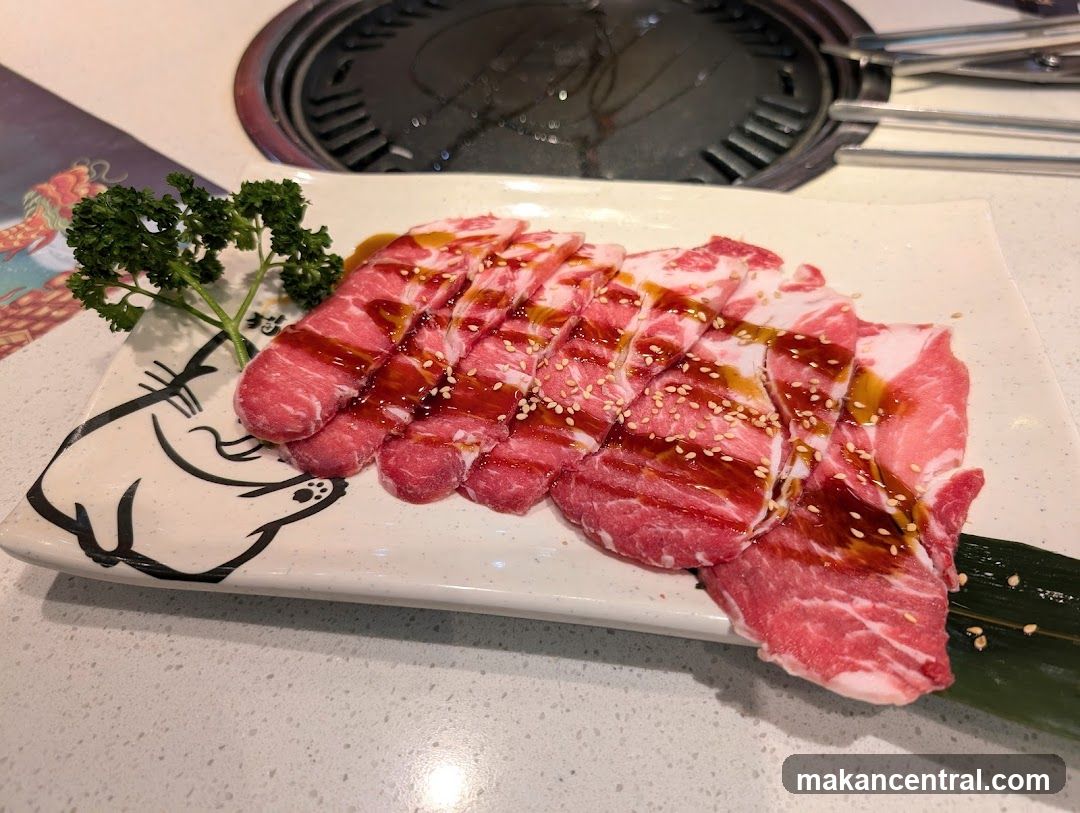 Thinly Sliced Beef with Sauce