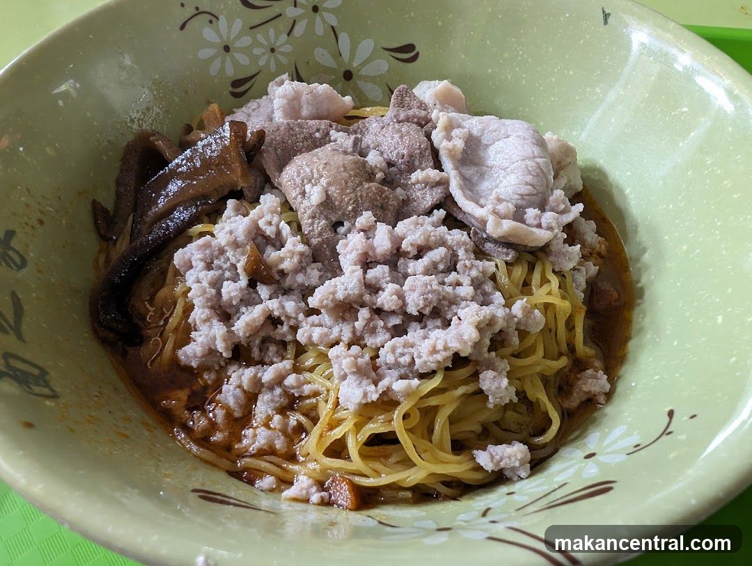 Noodles with Minced Pork and Mushrooms
