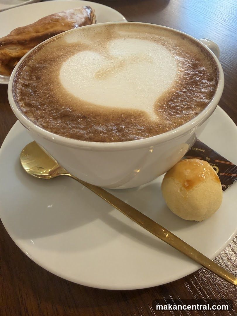 Cappuccino with Pastry