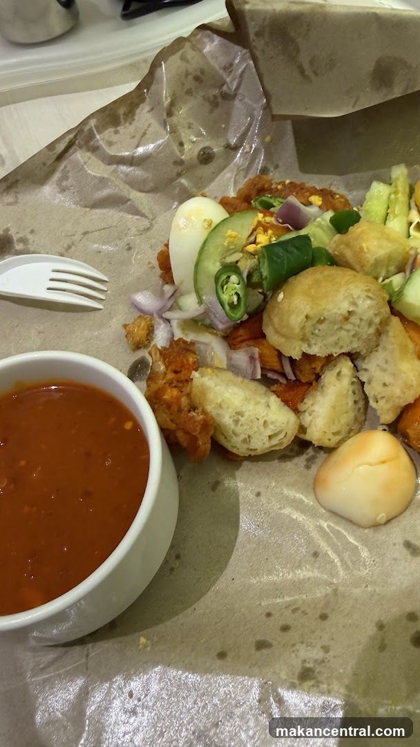 Food Platter with Dipping Sauce
