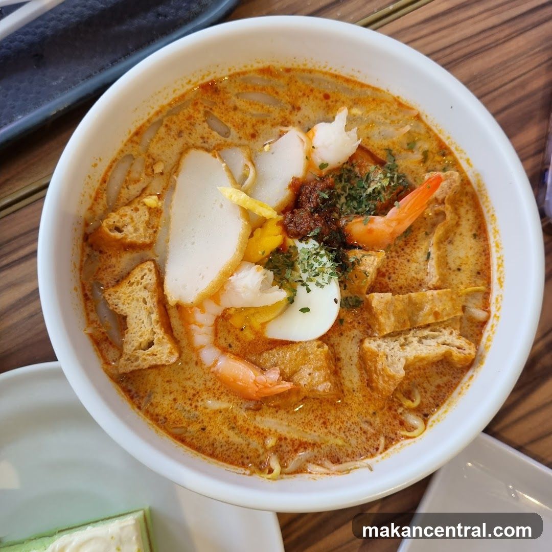 Laksa with Shrimp and Fish Cake
