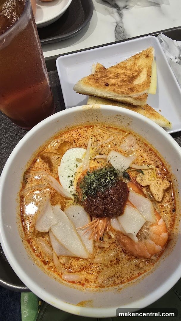 Laksa with Toast and Iced Tea