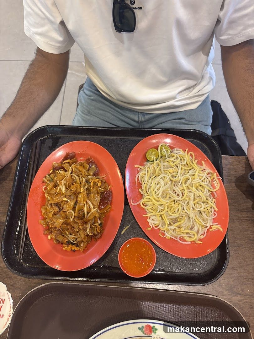 Food Tray with Noodles and Stir-fried Dish