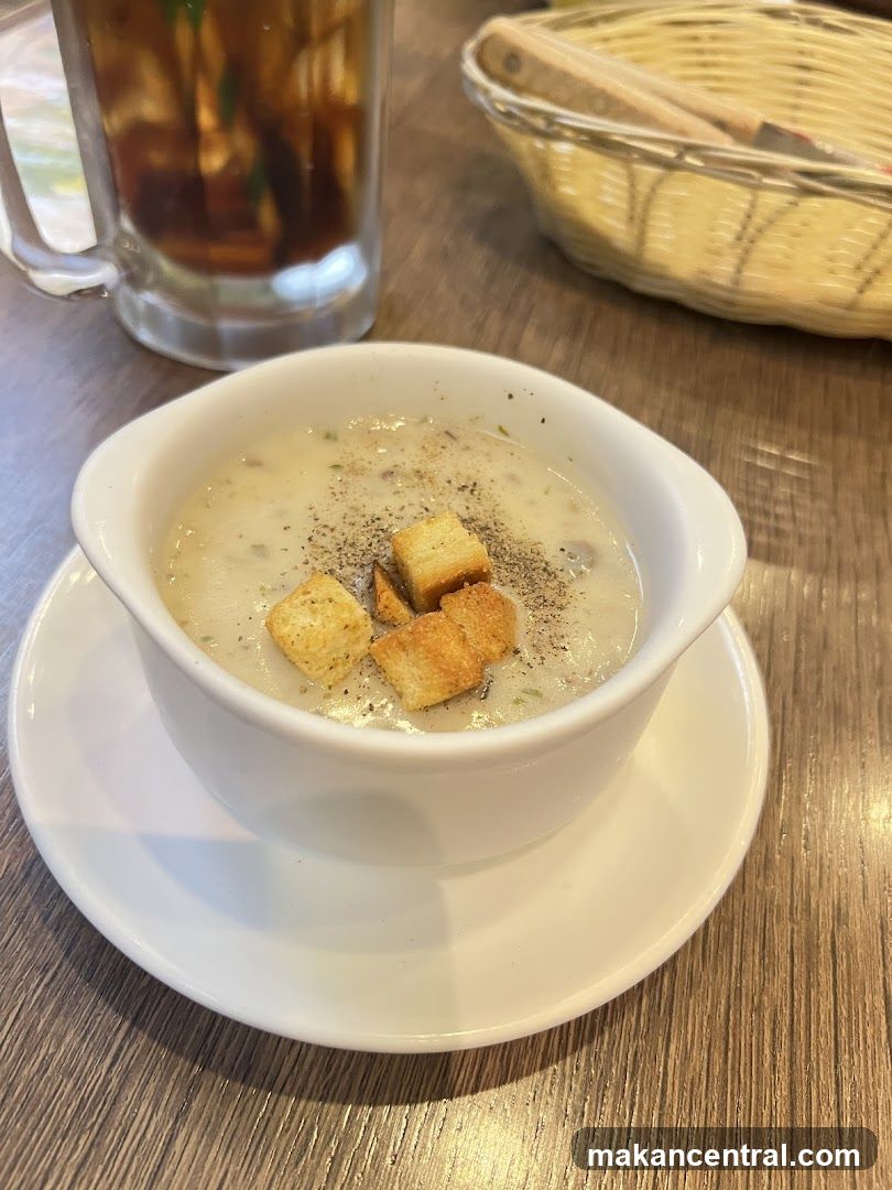 Creamy Mushroom Soup with Croutons