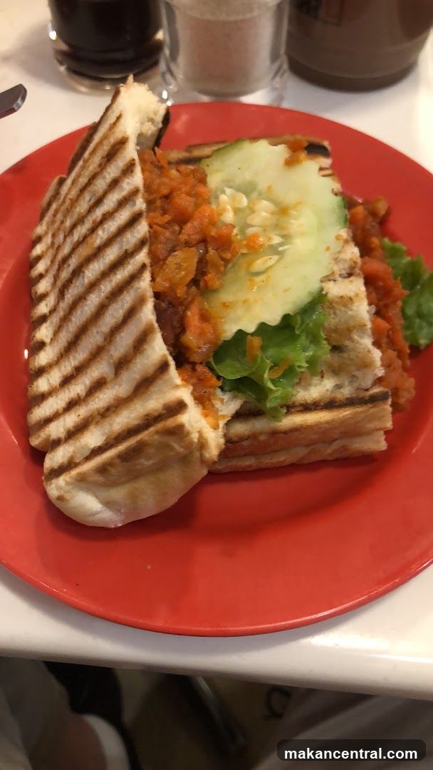 Grilled Sandwich with Cucumber and Lettuce