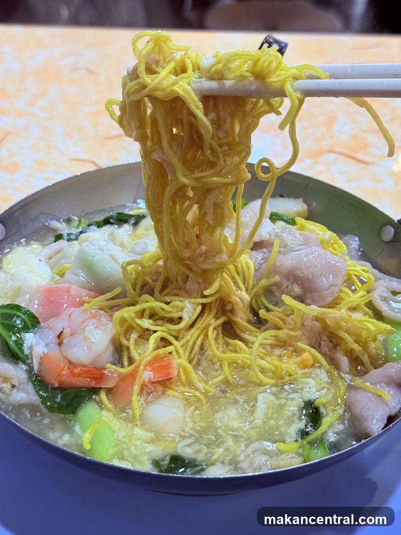 Noodles with Seafood and Meat