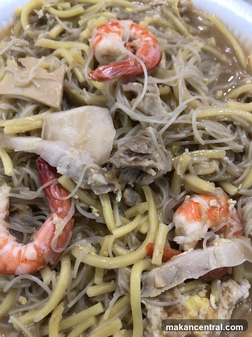 Noodles with Shrimp and Meat