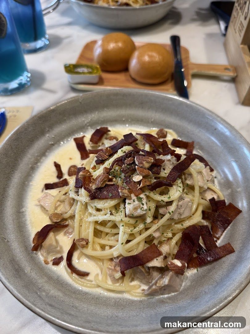 Creamy Pasta with Bacon and Nuts