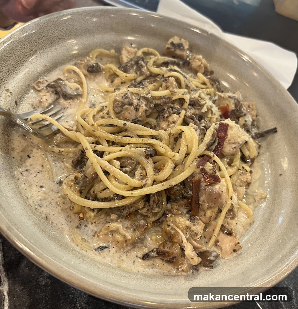 Creamy Pasta with Chicken and Mushrooms