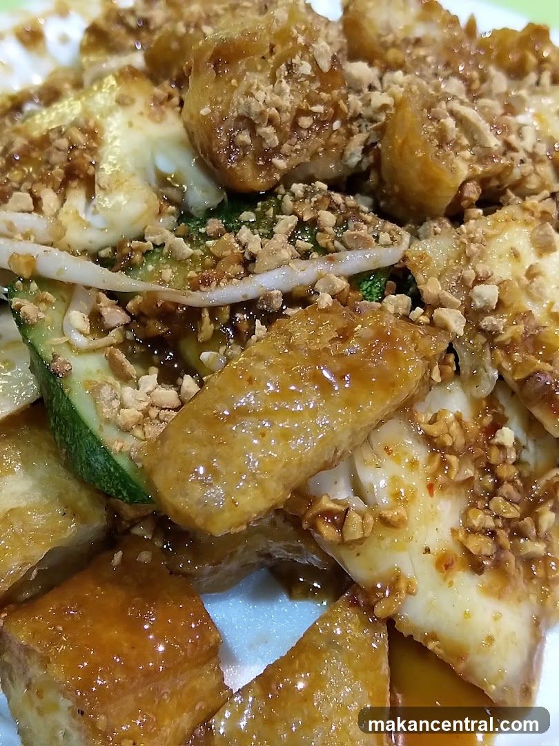 Fried Tofu and Vegetables with Peanut Sauce