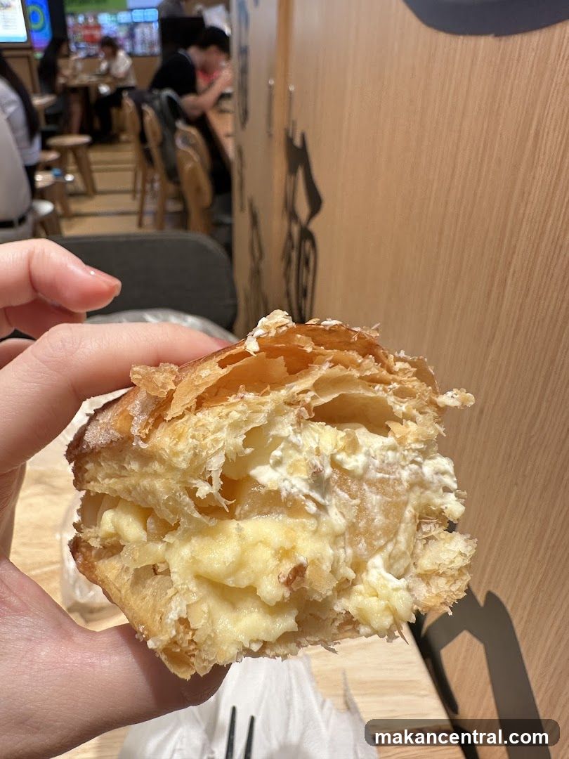 Cream-filled pastry
