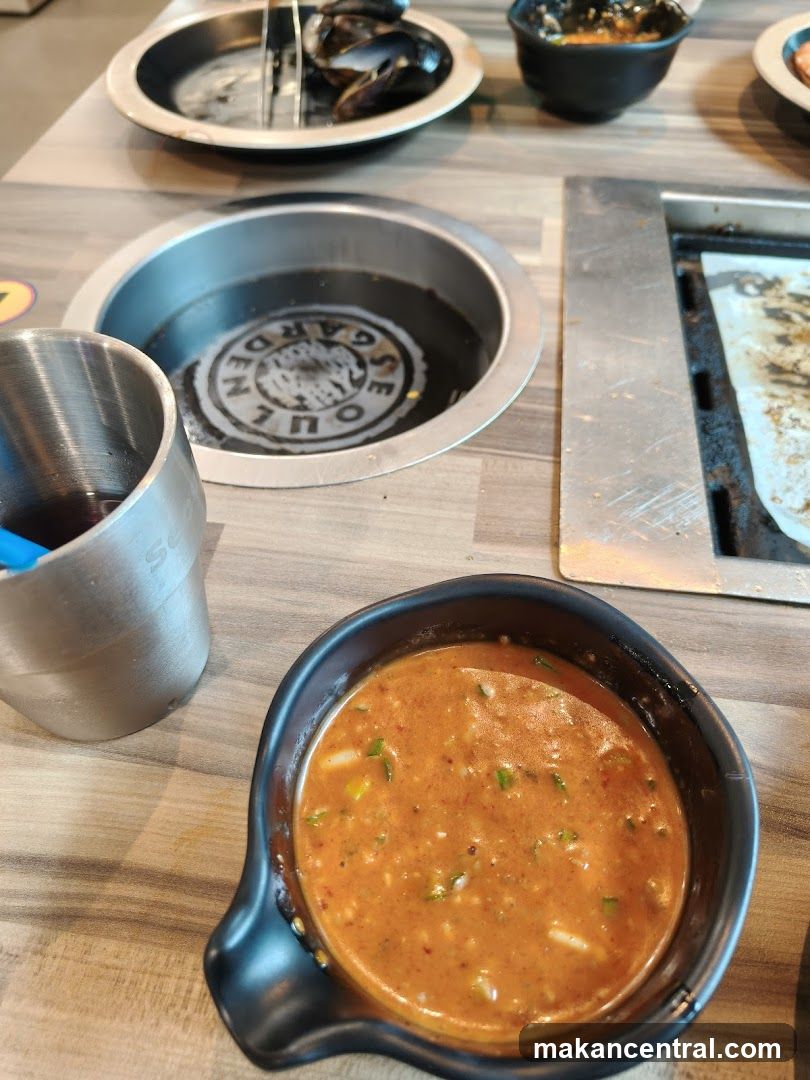 Dipping Sauce and Mussels