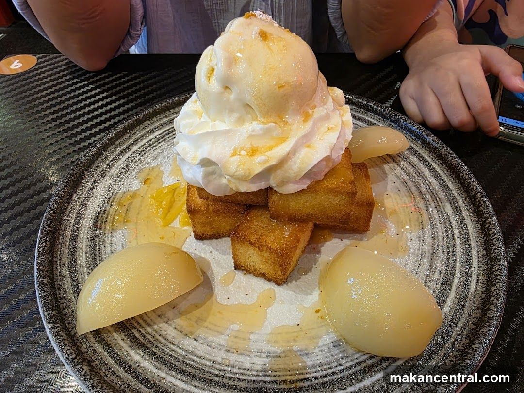 Dessert with Ice Cream and Fruit
