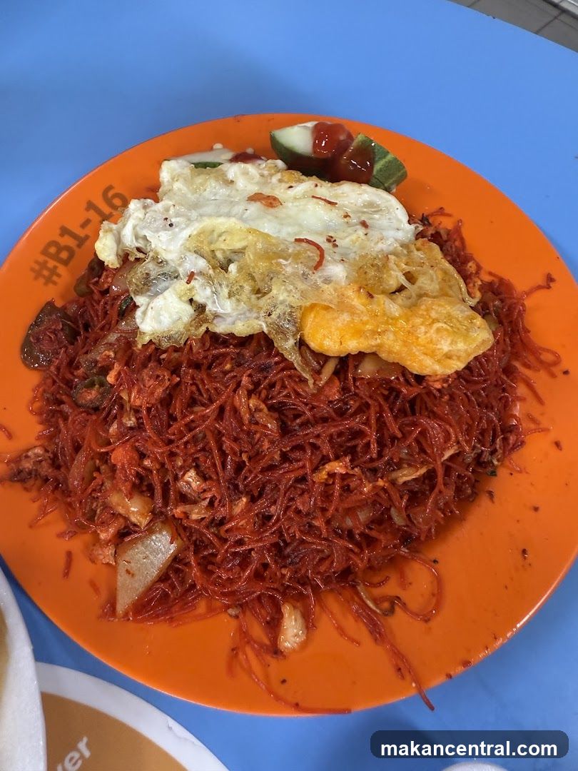 Fried Noodles with Fried Egg