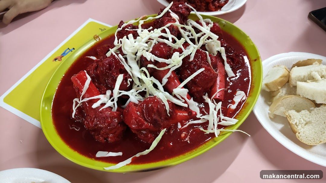 Spicy Meat Dish with Bread
