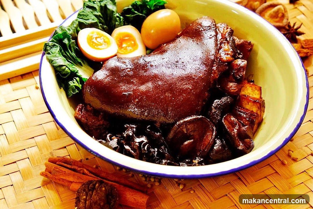 Braised Pork Knuckle with Eggs and Mushrooms
