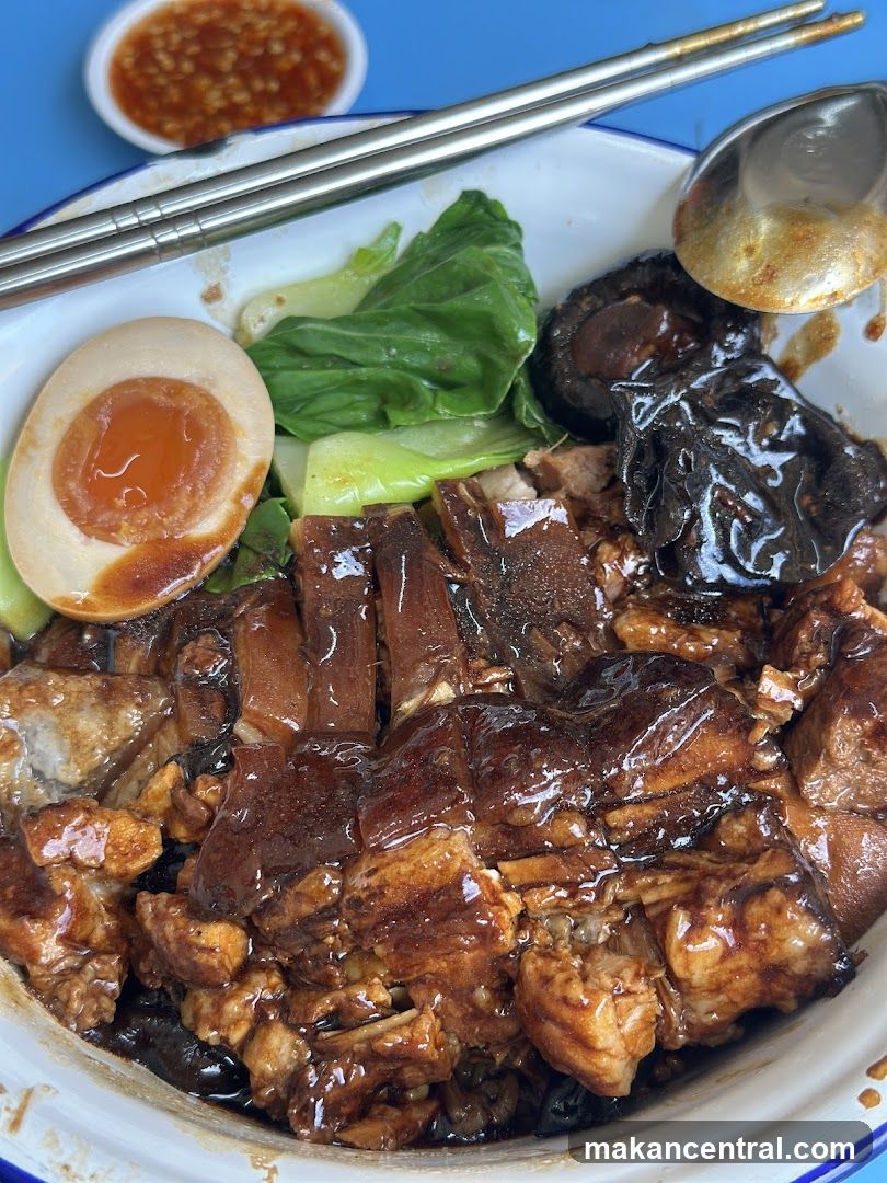 Braised Pork Belly with Egg and Vegetables