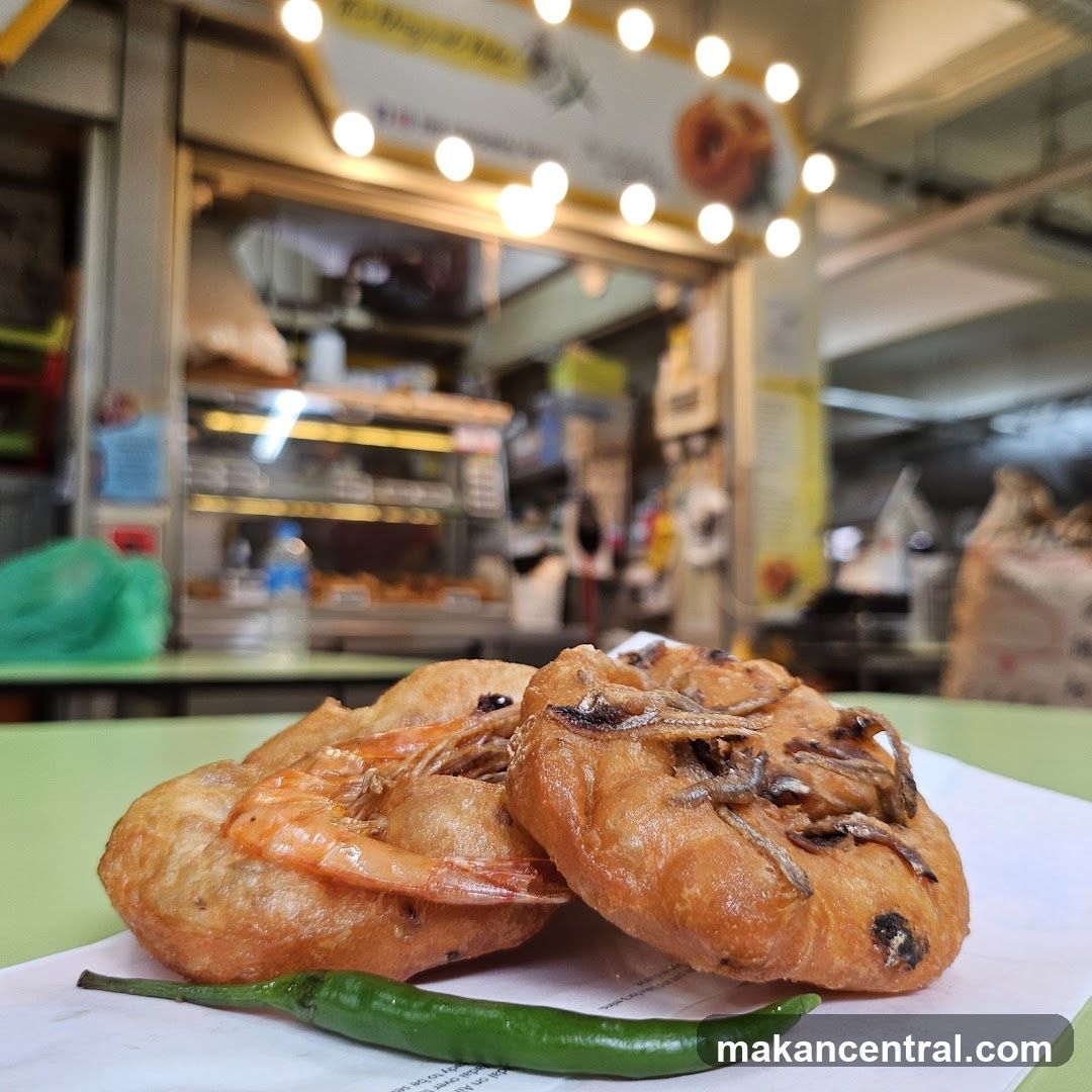 Fried Snacks with Shrimp and Anchovies