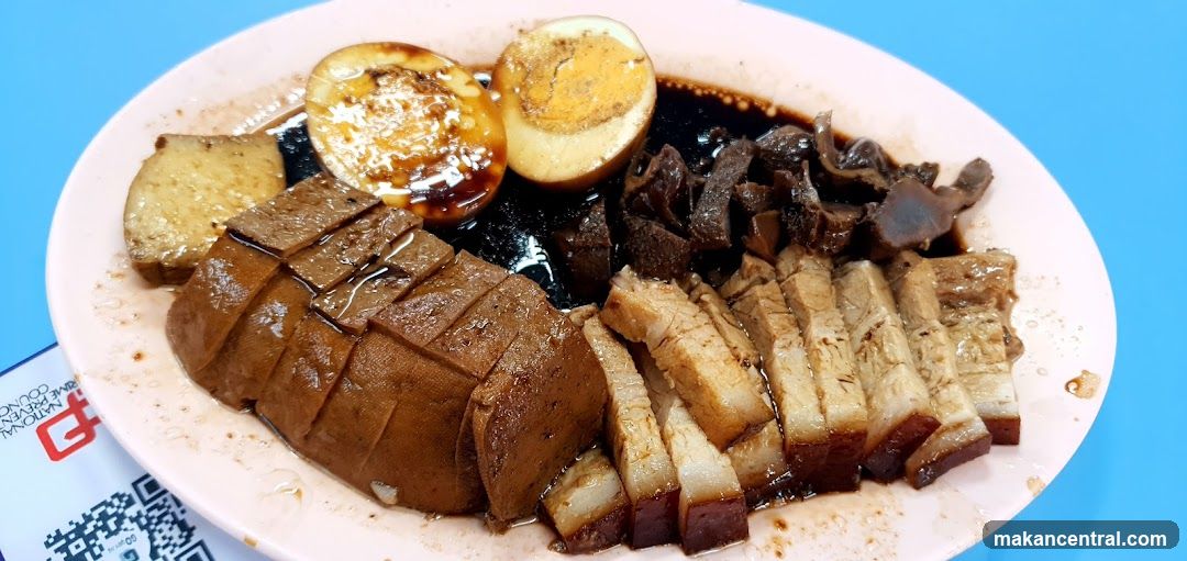 Braised Pork Belly with Eggs and Tofu