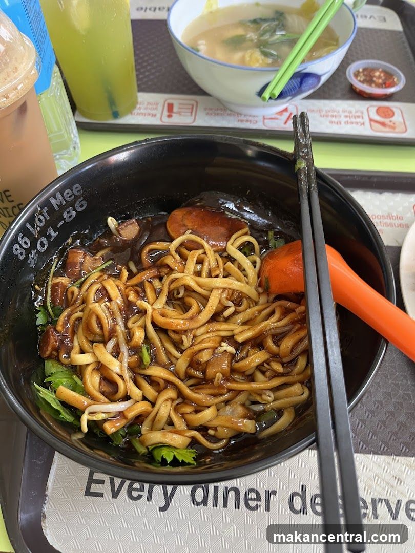 Noodles with toppings