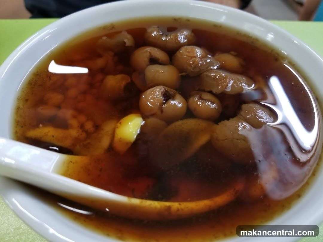 Bowl of Longan and Red Date Soup