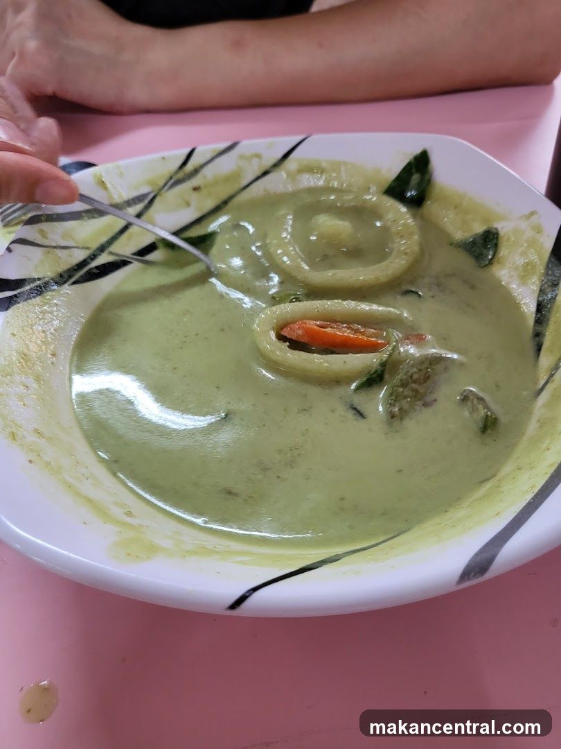 Green Curry with Pasta Rings
