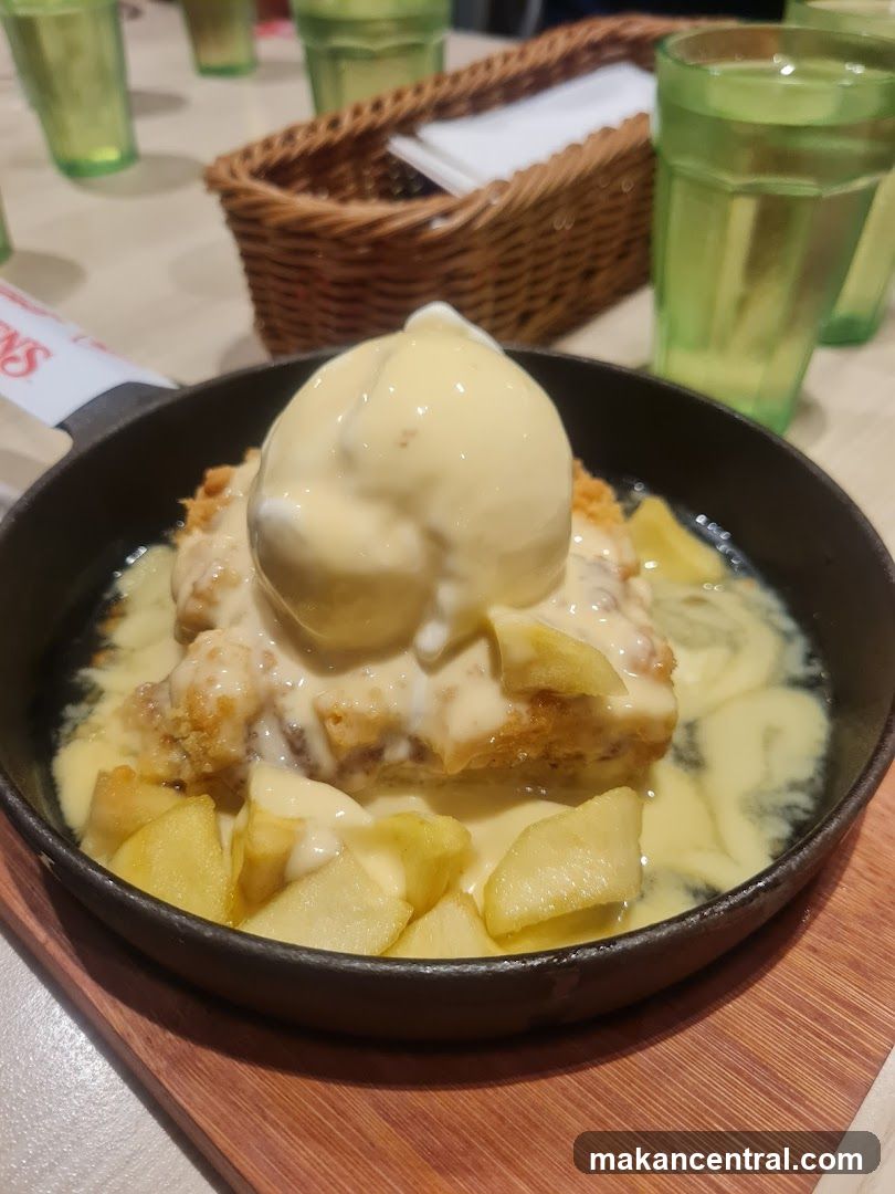 Apple Crumble with Ice Cream