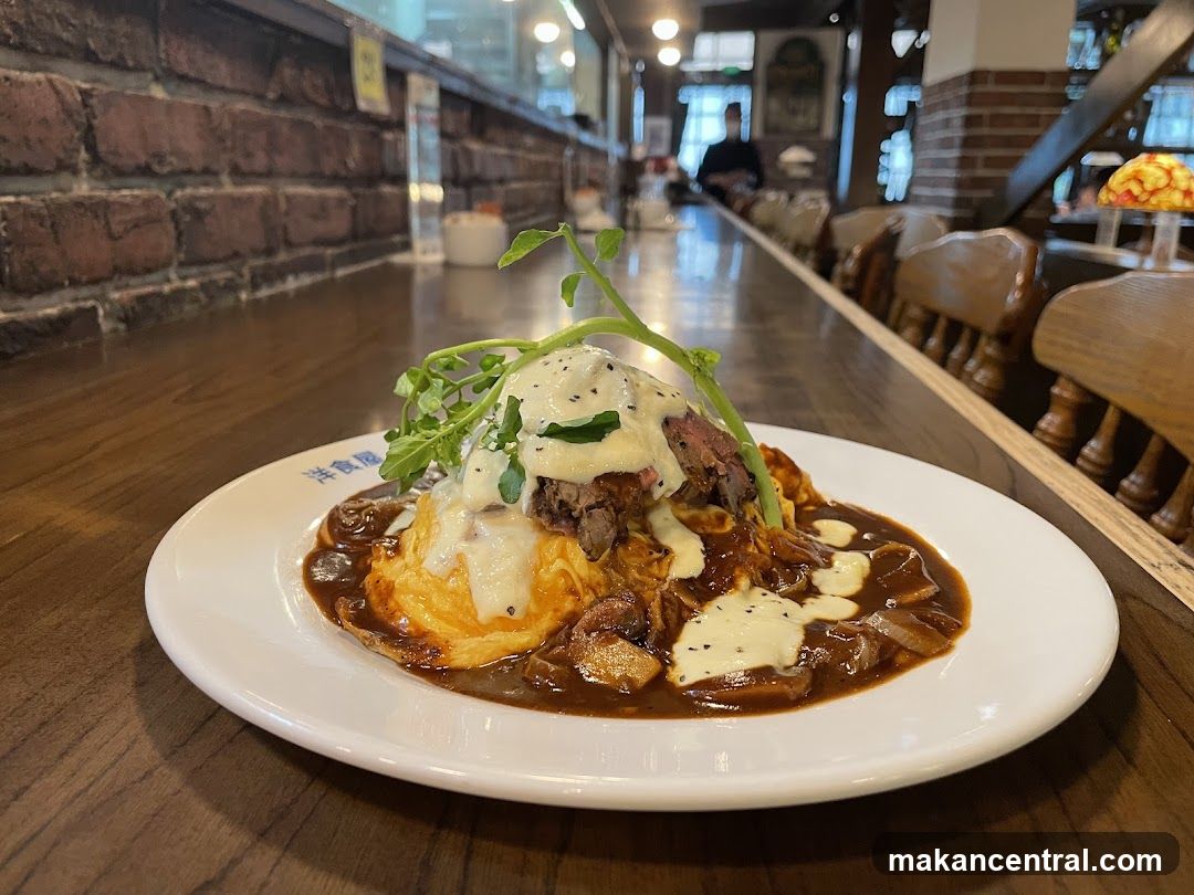 Omurice with Sliced Beef