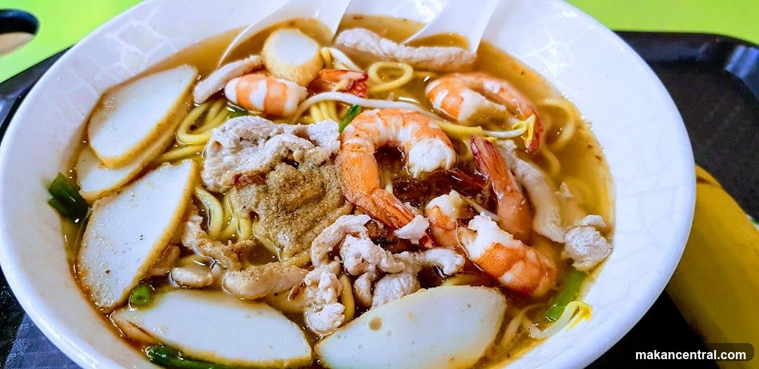 Noodle Soup with Shrimp and Fish Cake