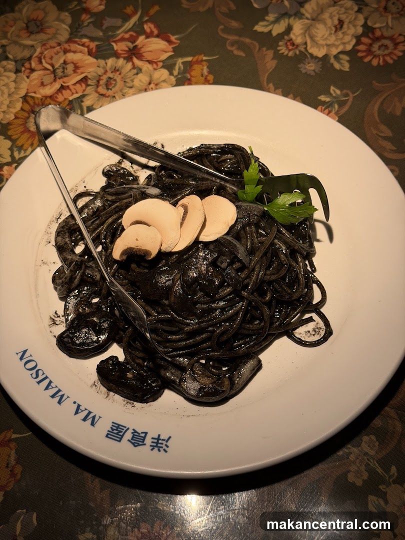 Black Spaghetti with Mushrooms